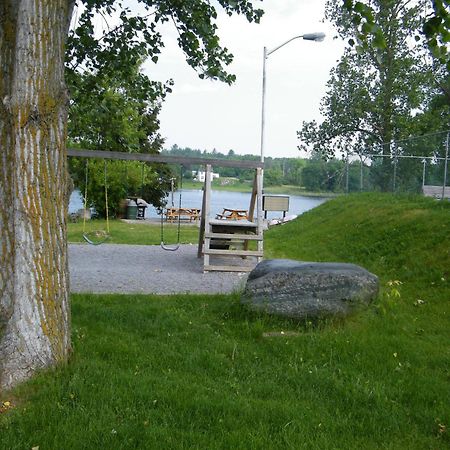 Campbellford River Inn Εξωτερικό φωτογραφία
