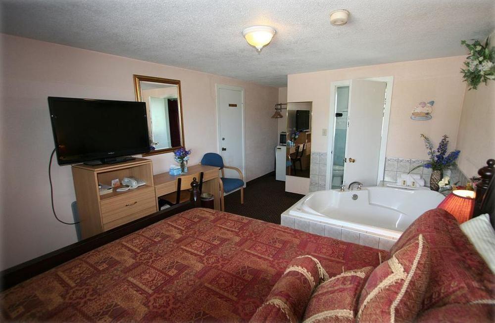 Campbellford River Inn Εξωτερικό φωτογραφία